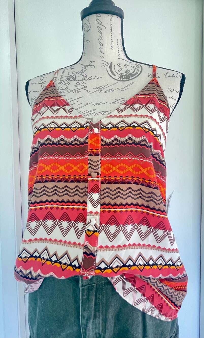 No Boundaries Geometric Print Button-Front Tank Top Size M (7-9)